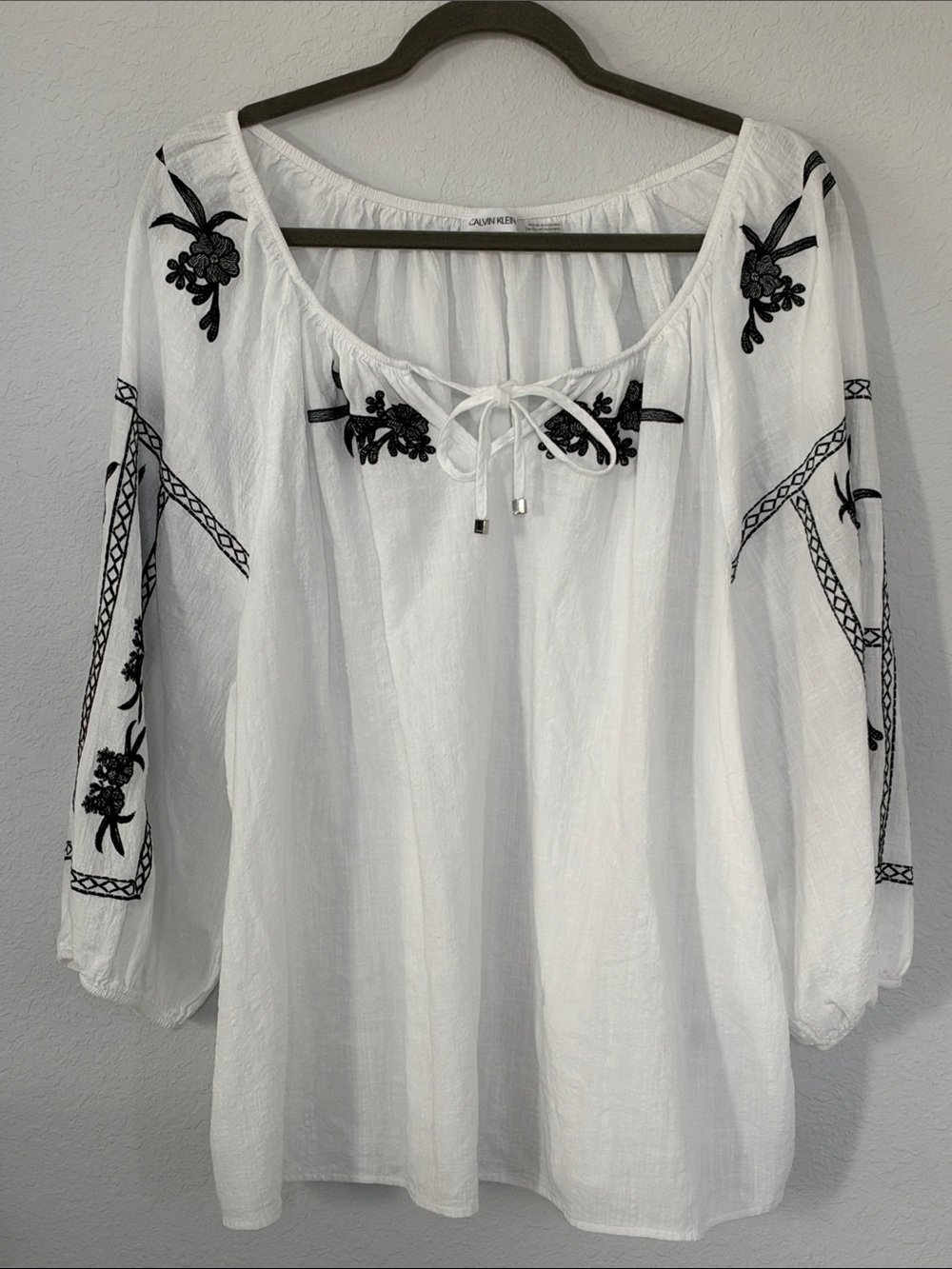 Calvin Klein White Black Floral Embroidered Peasant Blouse 3/4 Sleeve